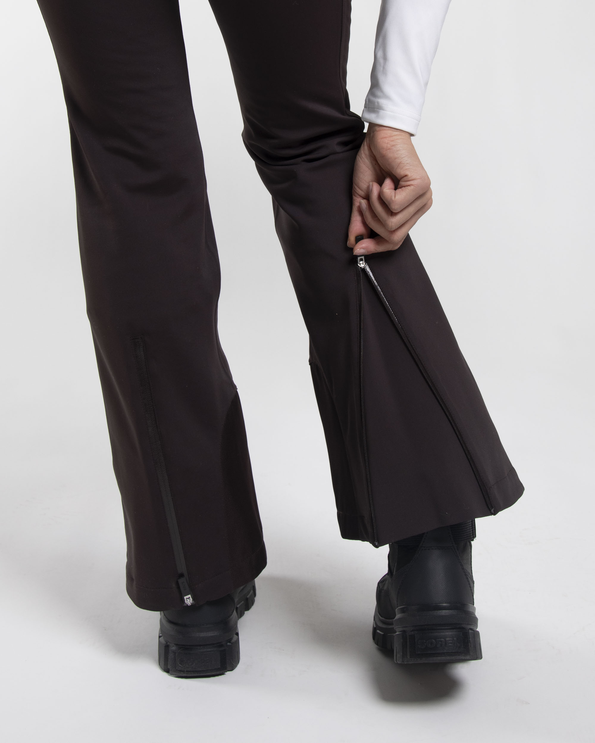 Core Embrace Pants